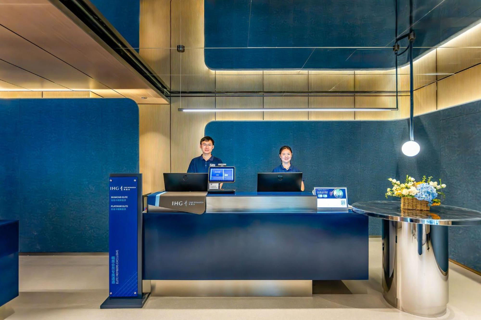 Holiday Inn Express Shanghai Jing'An Temple By Ihg Eksteriør bilde